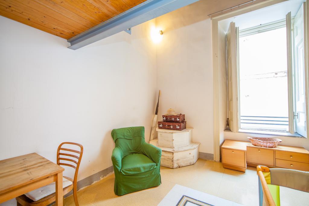 B&B Stella 10 Наполи Стая снимка