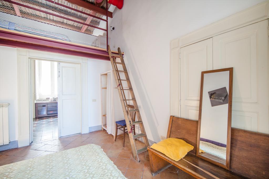 B&B Stella 10 Наполи Стая снимка