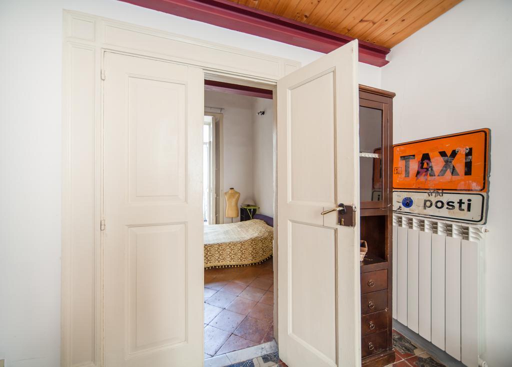 B&B Stella 10 Наполи Стая снимка