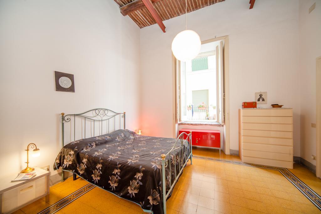 B&B Stella 10 Наполи Стая снимка
