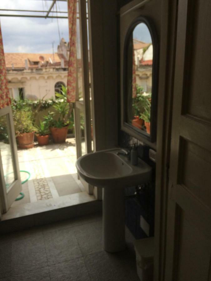 B&B Stella 10 Наполи Екстериор снимка