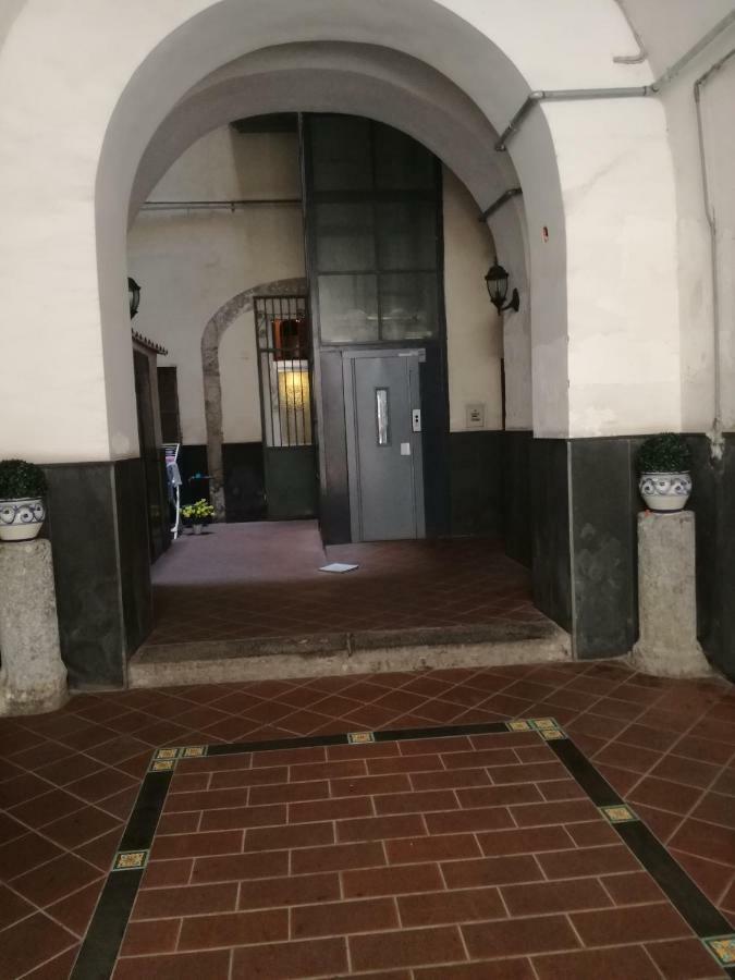 B&B Stella 10 Наполи Екстериор снимка